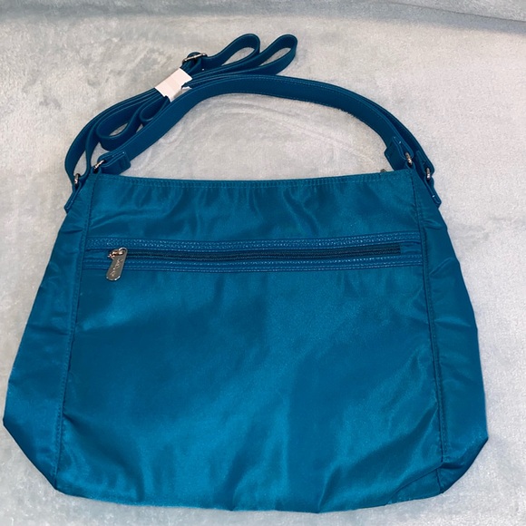 Thirty One Purse - Picture 1 of 10